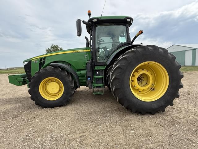 Image of John Deere 8400R equipment image 3