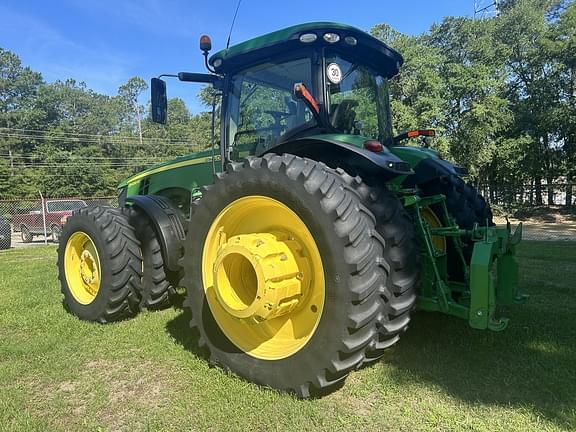 Image of John Deere 8400R equipment image 3