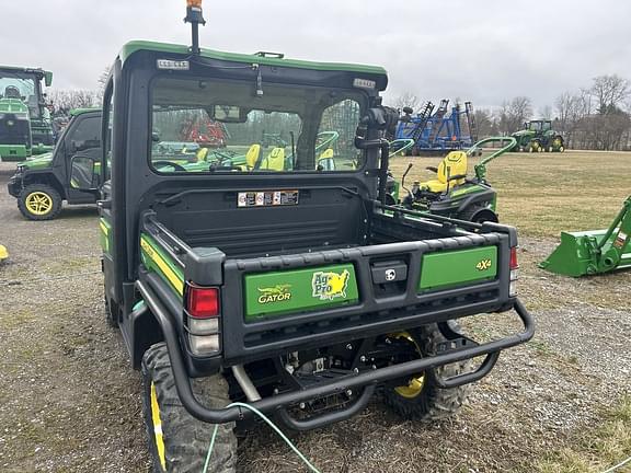 Image of John Deere XUV 865R equipment image 2