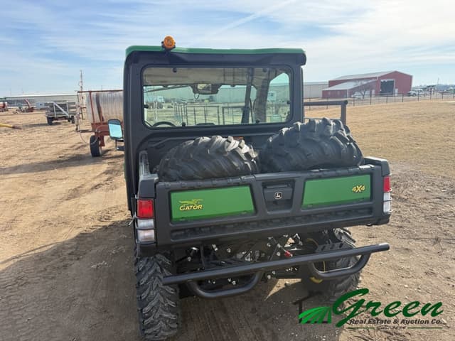 Image of John Deere XUV 865R equipment image 2