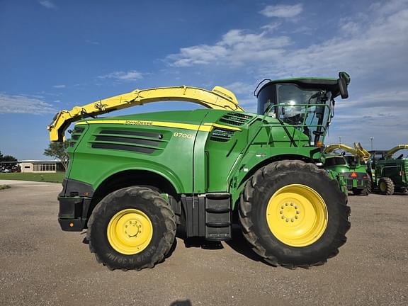 Image of John Deere 8700i equipment image 2