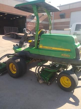 Image of John Deere 8700A equipment image 3