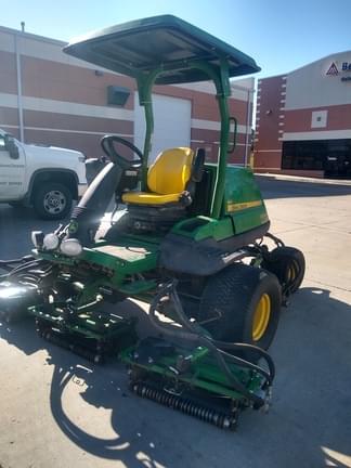Image of John Deere 8700A equipment image 3