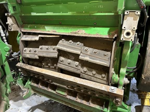 Image of John Deere 8800 equipment image 4