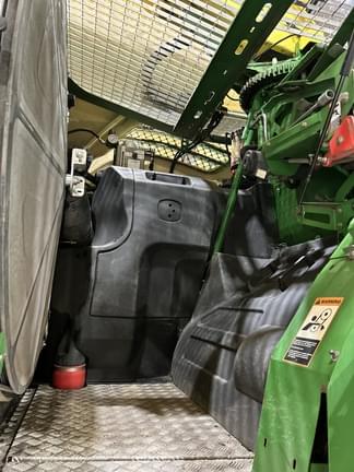 Image of John Deere 8800 equipment image 2
