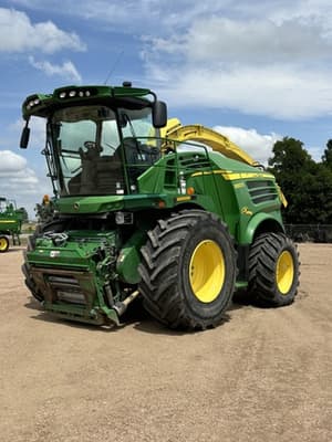 2018 John Deere 8800 Image