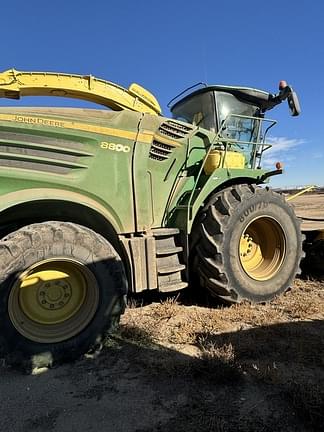 Image of John Deere 8800 Primary image