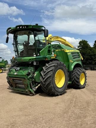 Image of John Deere 8800 equipment image 1