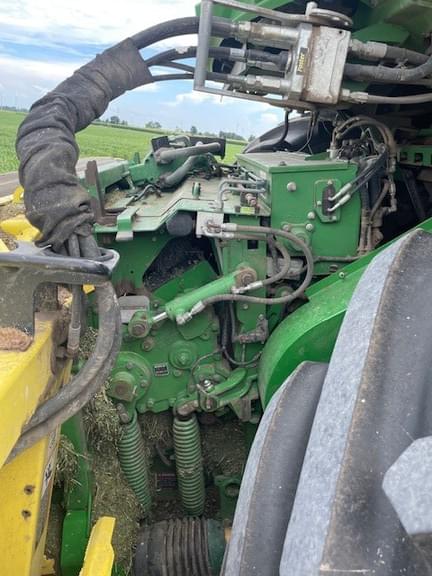 Image of John Deere 8800i equipment image 4