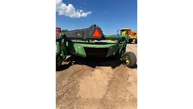 Image of John Deere 946 equipment image 3