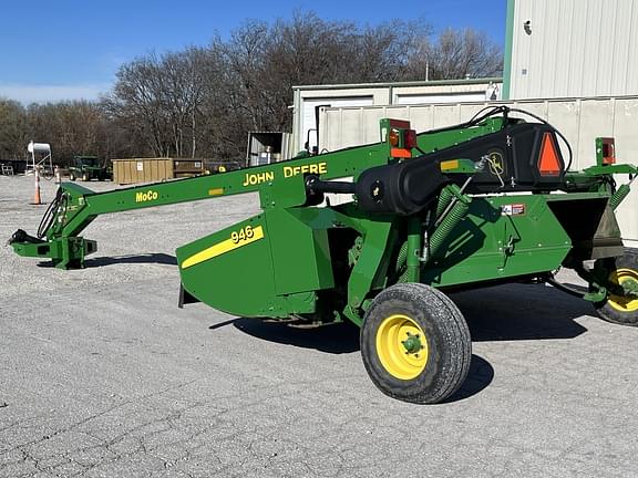 Image of John Deere 946 equipment image 2