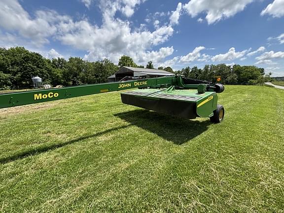 Image of John Deere 946 equipment image 2