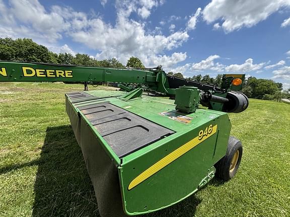 Image of John Deere 946 equipment image 4