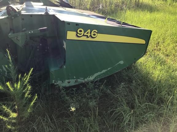 Image of John Deere 946 equipment image 3