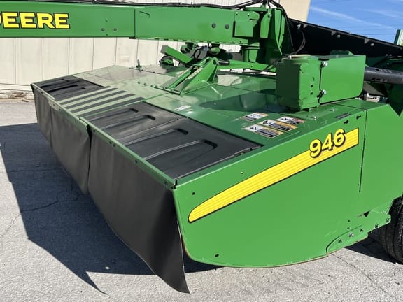 2018 John Deere 946 Equipment Image0