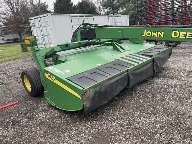 Image of John Deere 946 equipment image 3