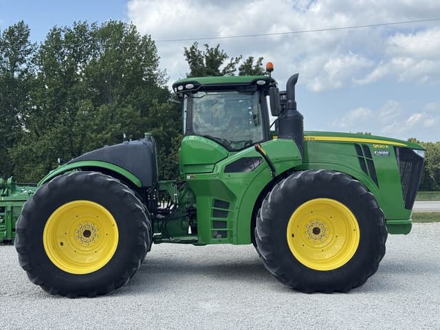 Image of John Deere 9520R equipment image 3