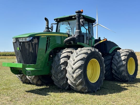 2018 John Deere 9520R Equipment Image0