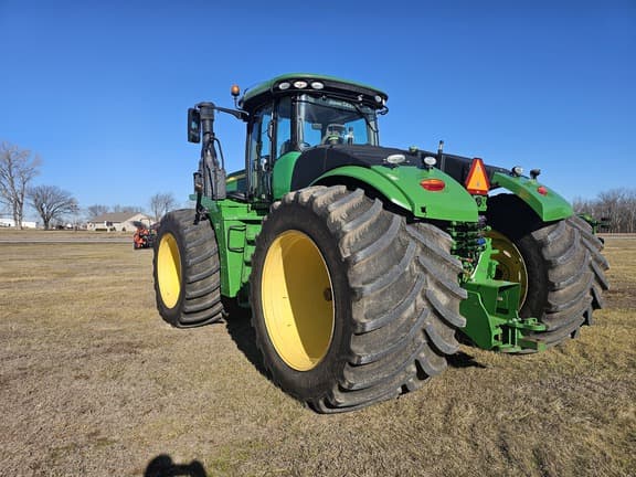 Image of John Deere 9520R equipment image 1