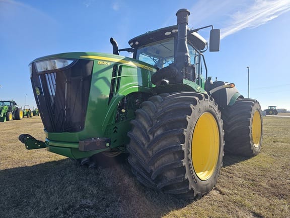 2018 John Deere 9520R Equipment Image0