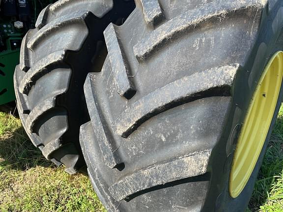 Image of John Deere 9520R equipment image 4
