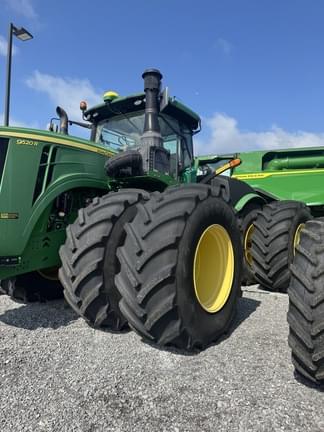 Image of John Deere 9520R equipment image 2