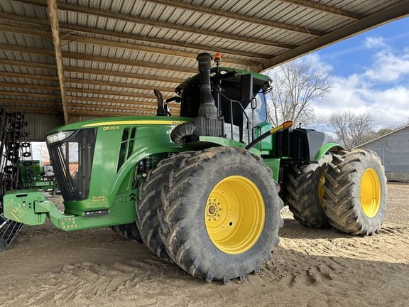 2018 John Deere 9520R Equipment Image0