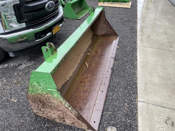 Image of John Deere Bucket equipment image 2