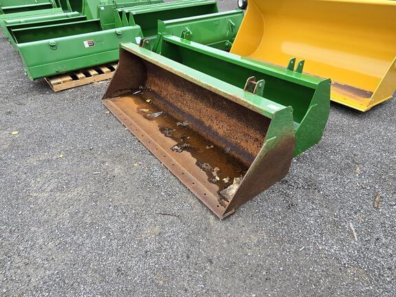 Image of John Deere Bucket equipment image 4