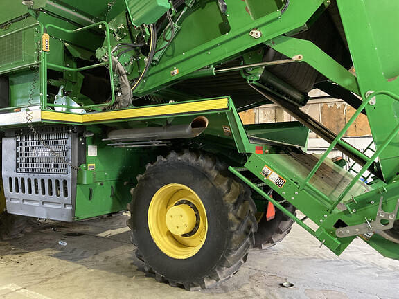 Image of John Deere CP690 equipment image 2