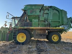 2018 John Deere CP690 Image