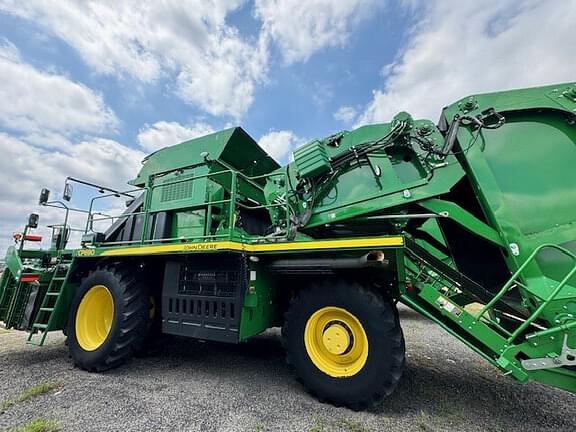 Image of John Deere CP690 equipment image 1