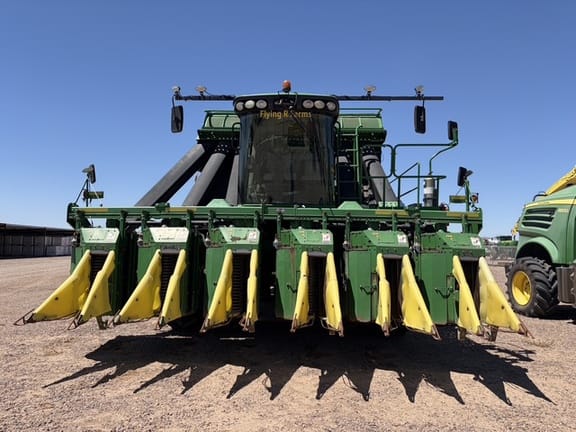 2018 John Deere CP690 Equipment Image0