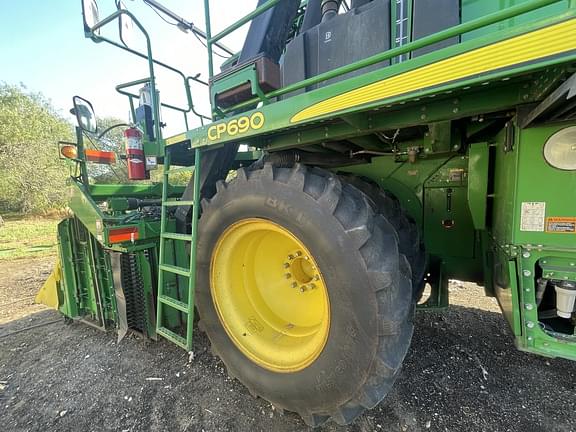 Image of John Deere CP690 equipment image 1