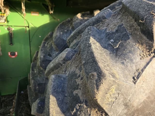 Image of John Deere CP690 equipment image 2