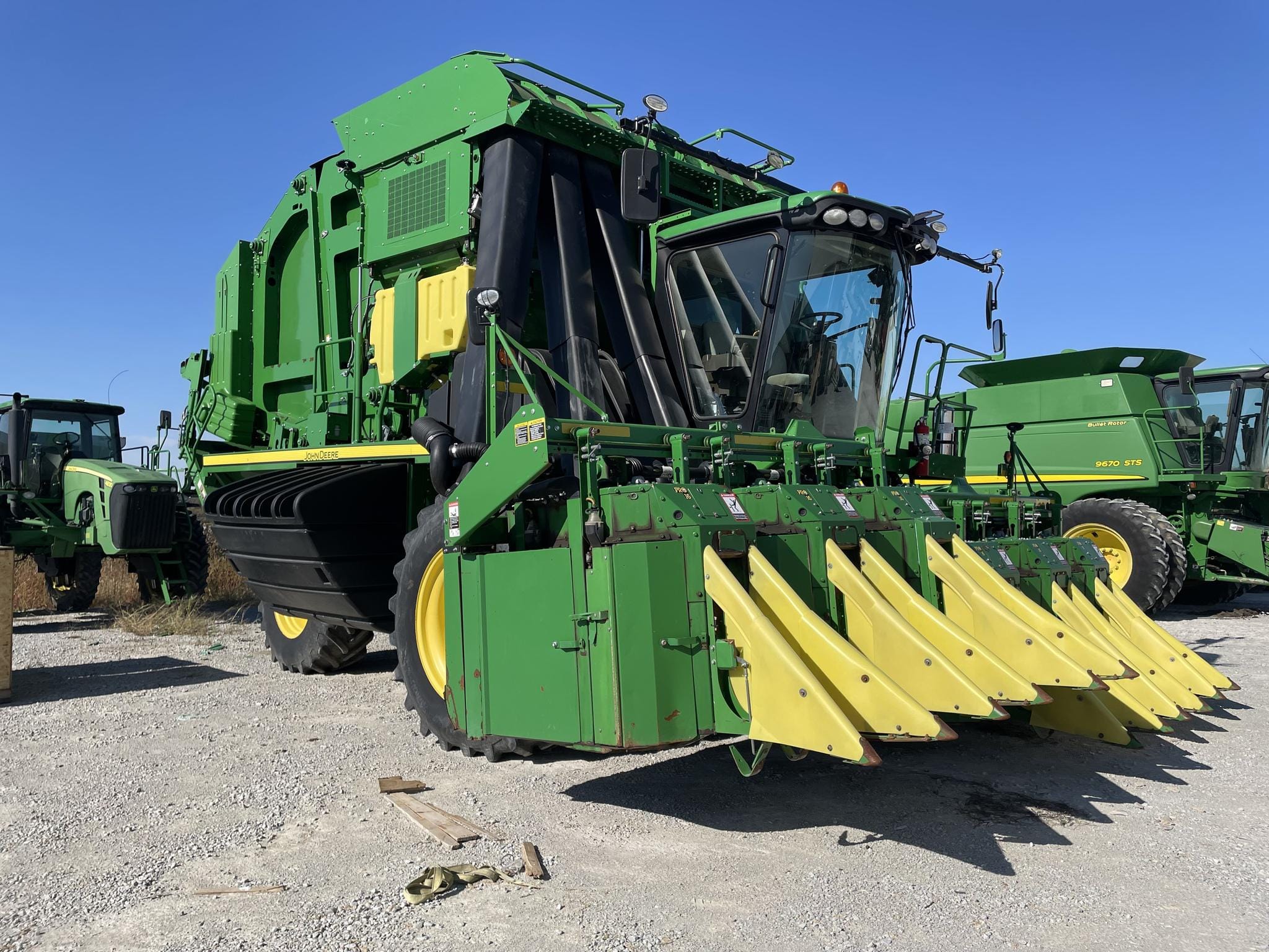 Main image John Deere CP690
