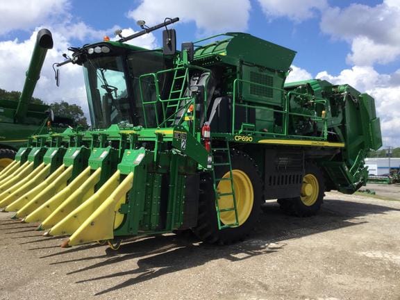 Main image John Deere CP690