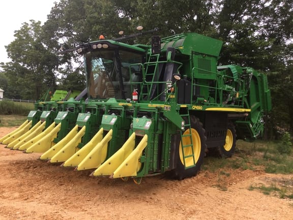 2018 John Deere CP690 Equipment Image0