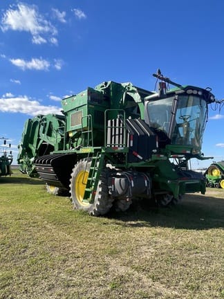 2018 John Deere CS690 Equipment Image0