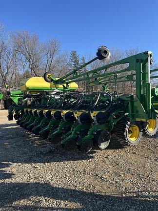 Image of John Deere DB60 Primary image