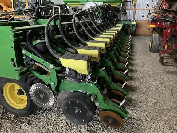 Image of John Deere DB60 equipment image 2