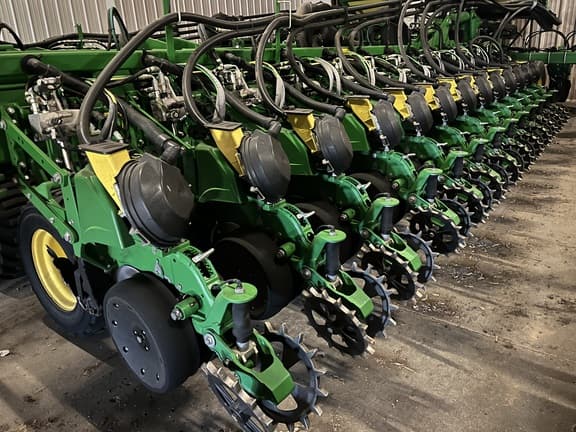 Image of John Deere DB60 equipment image 1