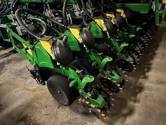 Image of John Deere DB60 equipment image 2
