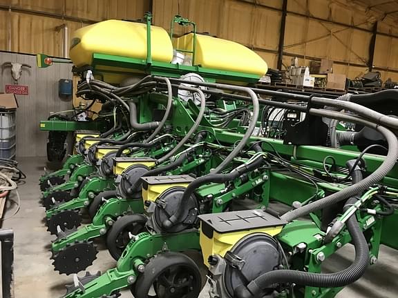 Image of John Deere DB60 equipment image 1