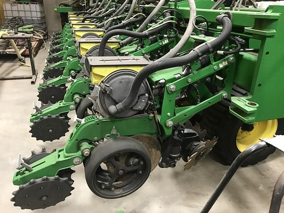Image of John Deere DB60 equipment image 2
