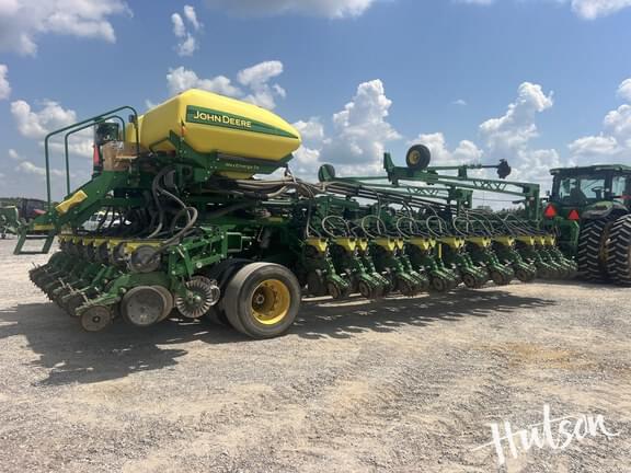Image of John Deere DB60 equipment image 1