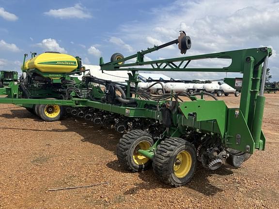 Image of John Deere DB60 Primary image