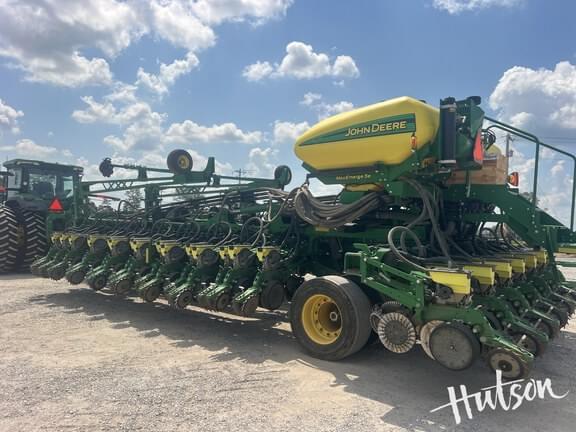 Image of John Deere DB60 Primary image