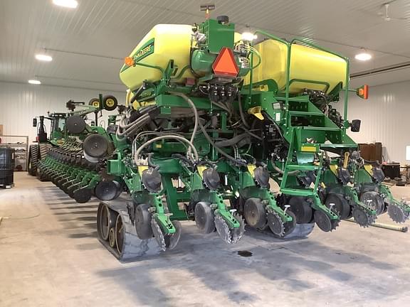 Image of John Deere DB90 equipment image 2