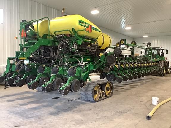 Image of John Deere DB90 equipment image 3